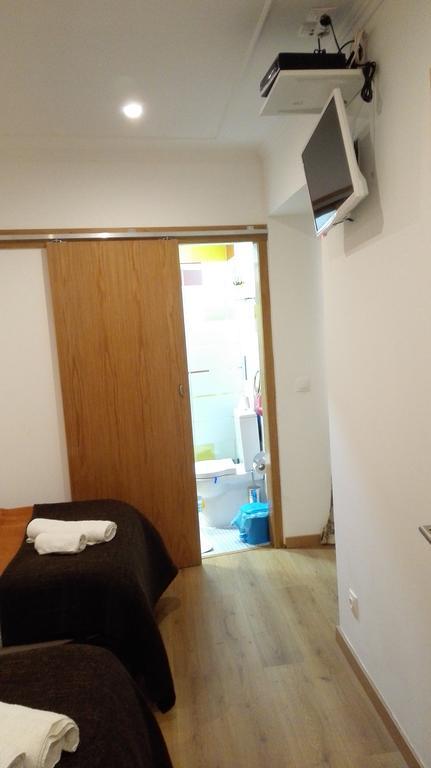 Martim Moniz 28 Guest House Lisbon Bilik gambar